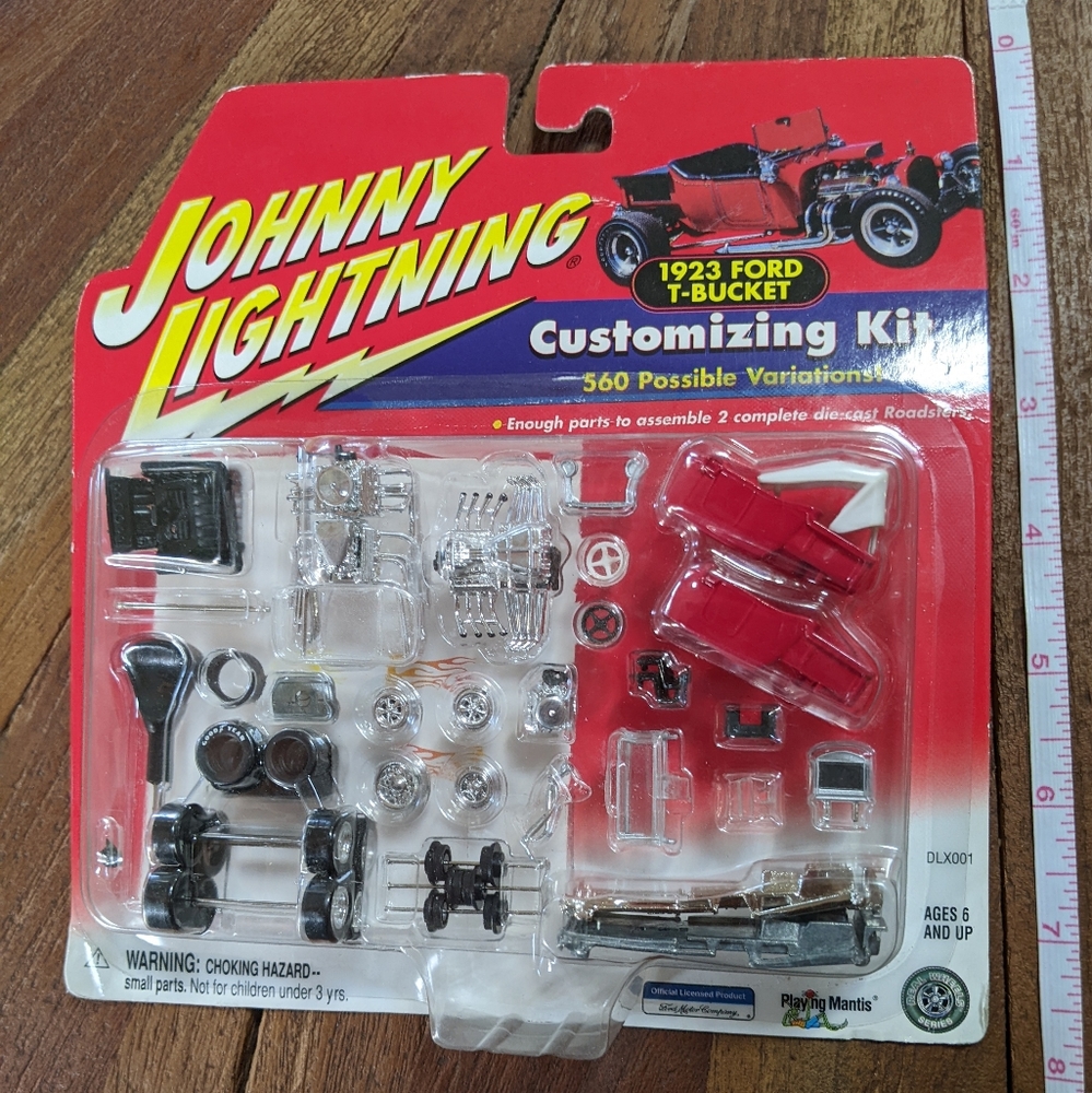 NIB Johnny Lightning 1923 Ford T-Bucket Customizing Kit